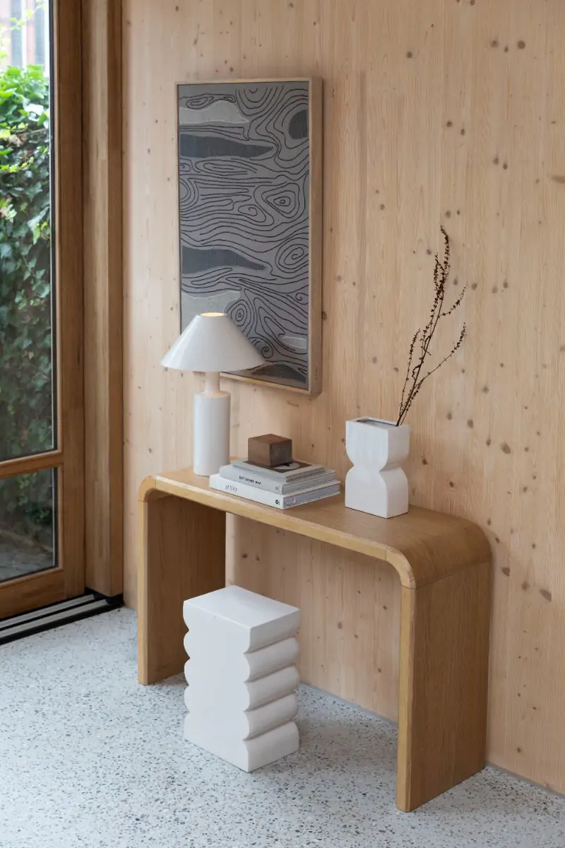 Console Table Brave