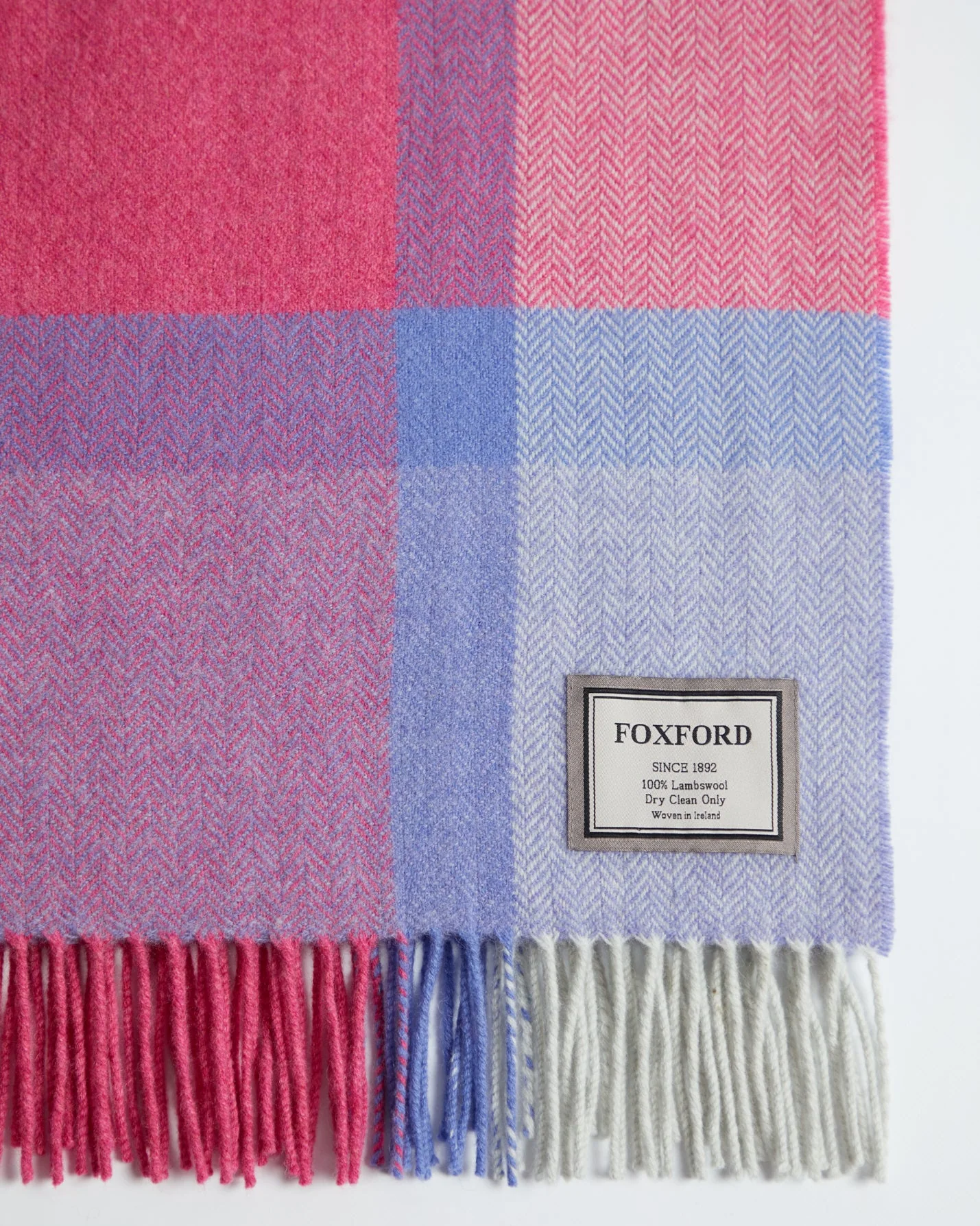 Foxford Áine Lambswool Throw - Image 3