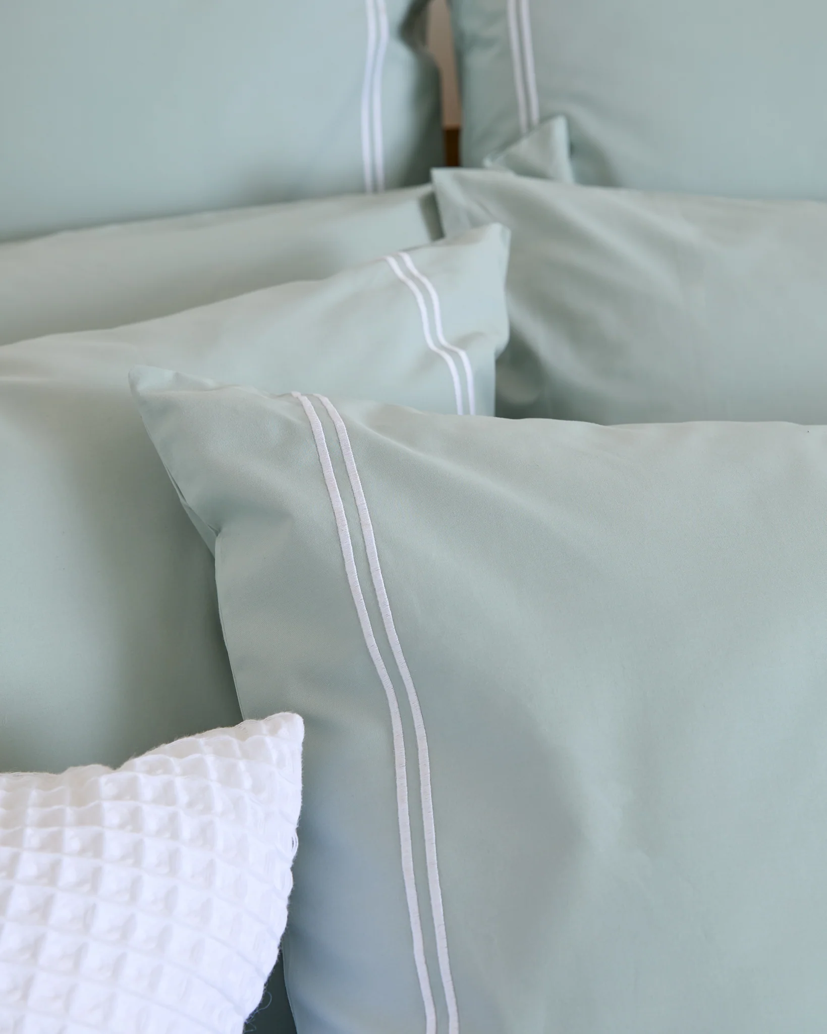 Foxford Evelyn Sage Rolenio Pillowcase Set - Image 4
