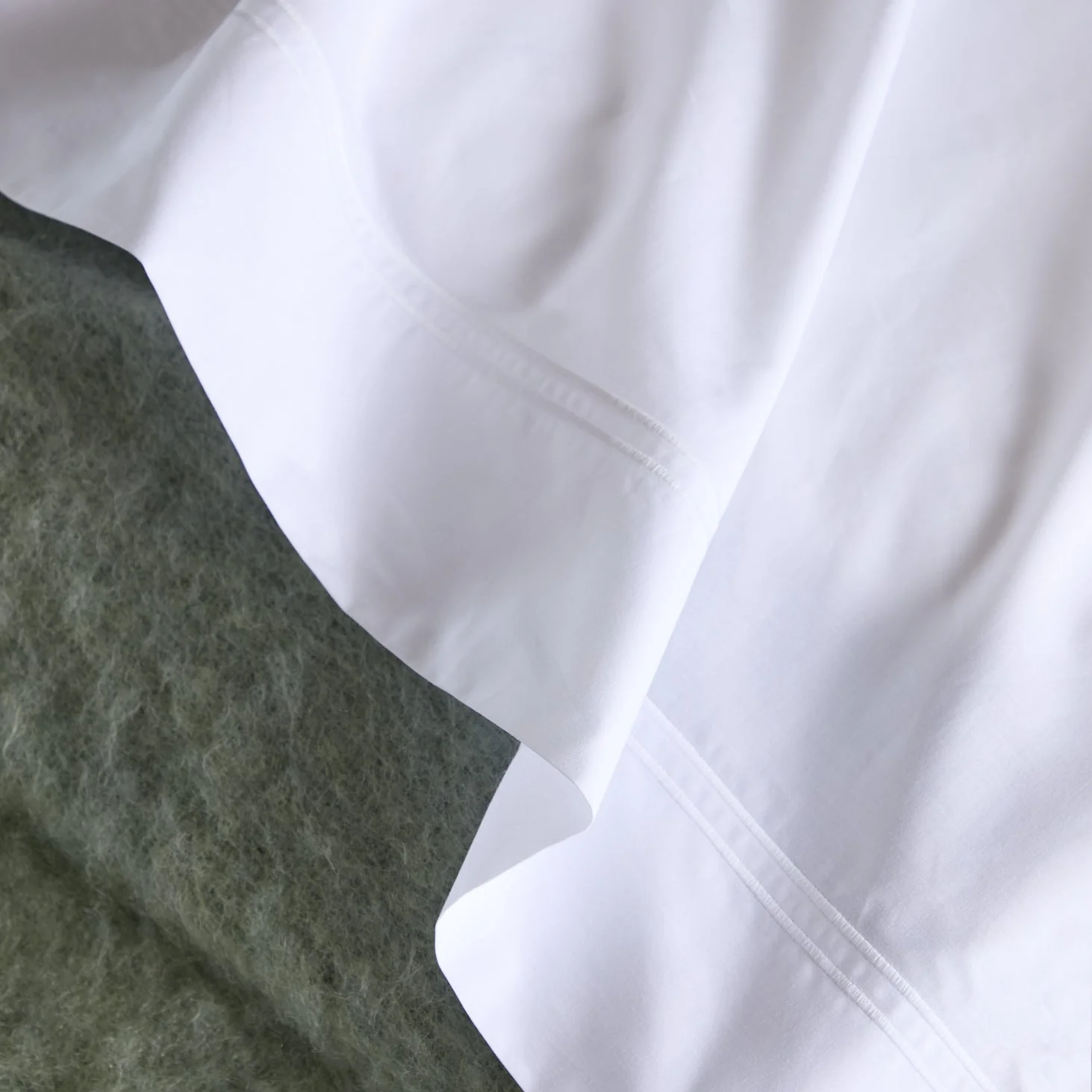 Foxford Evelyn White Rolenio Flat Sheet - Image 3