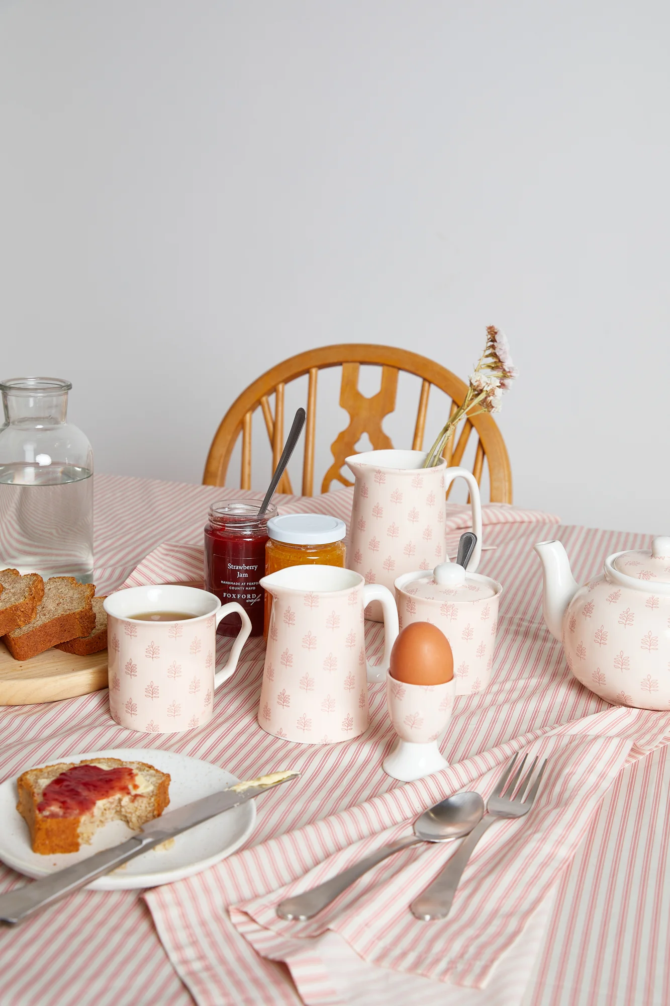 Foxford Pink Fern Mug - Image 3