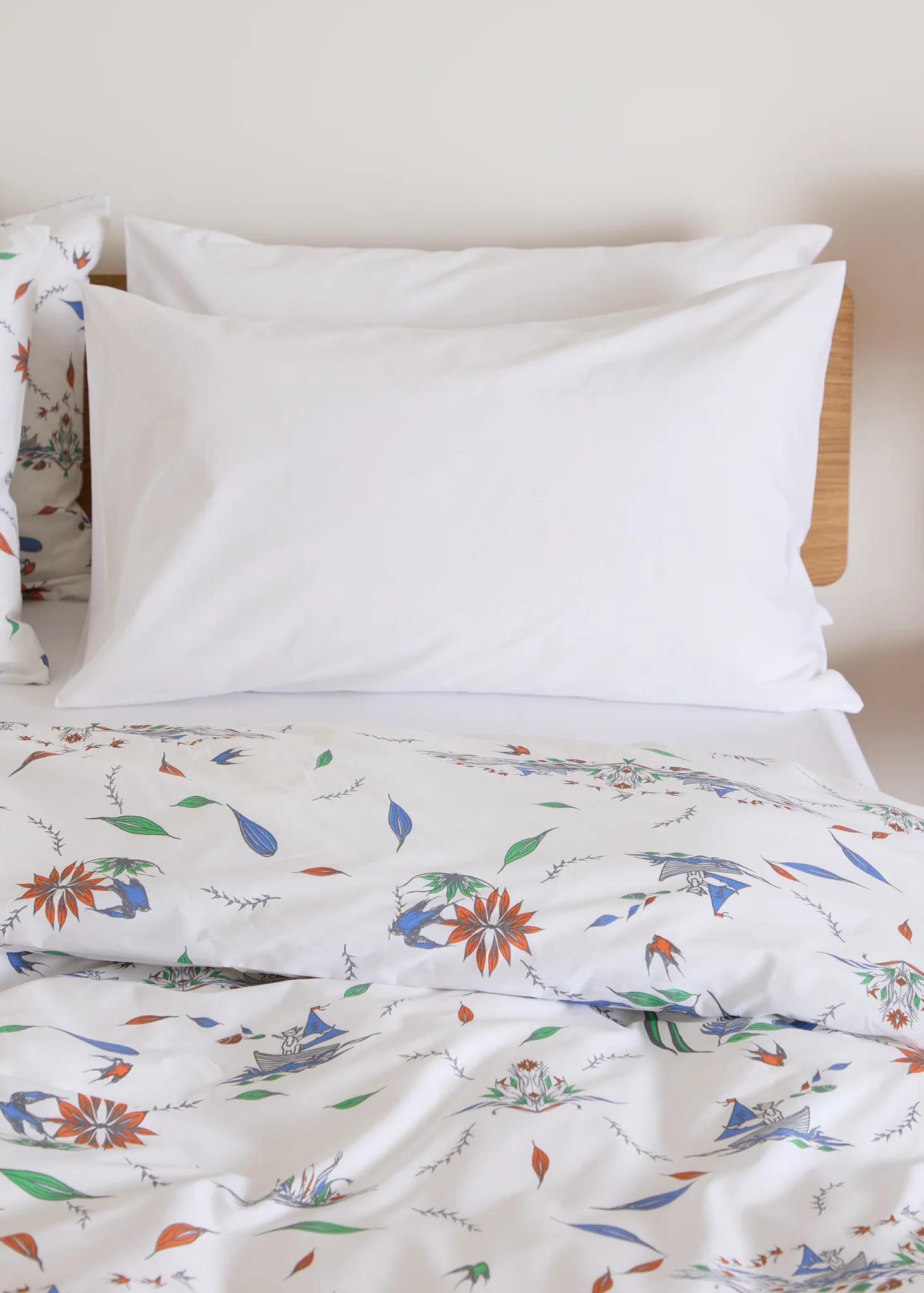 Foxford Plain White Pillowcase Pair - Image 2