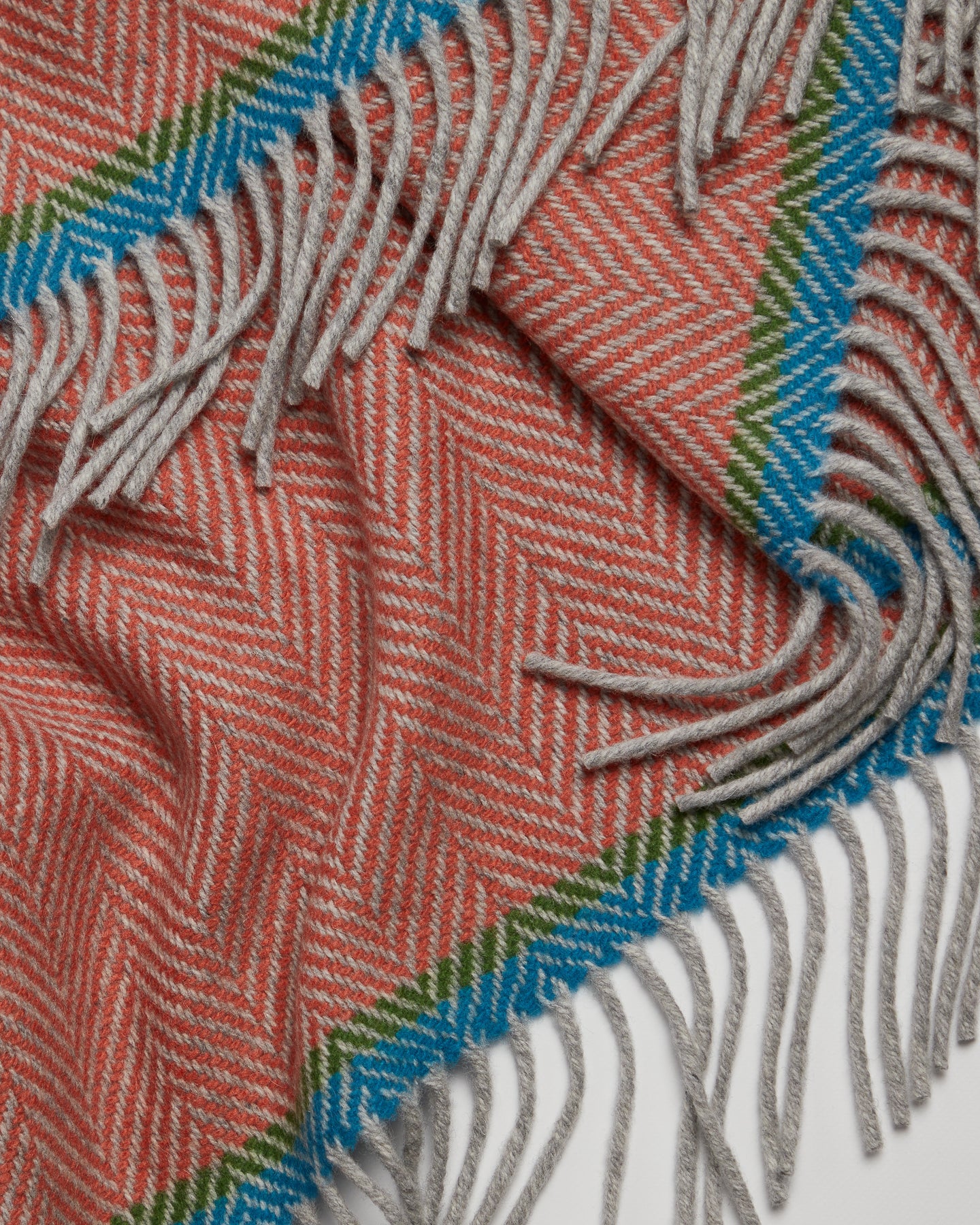 Foxford Shannon Cashmere and Lambswool Throw - Image 4