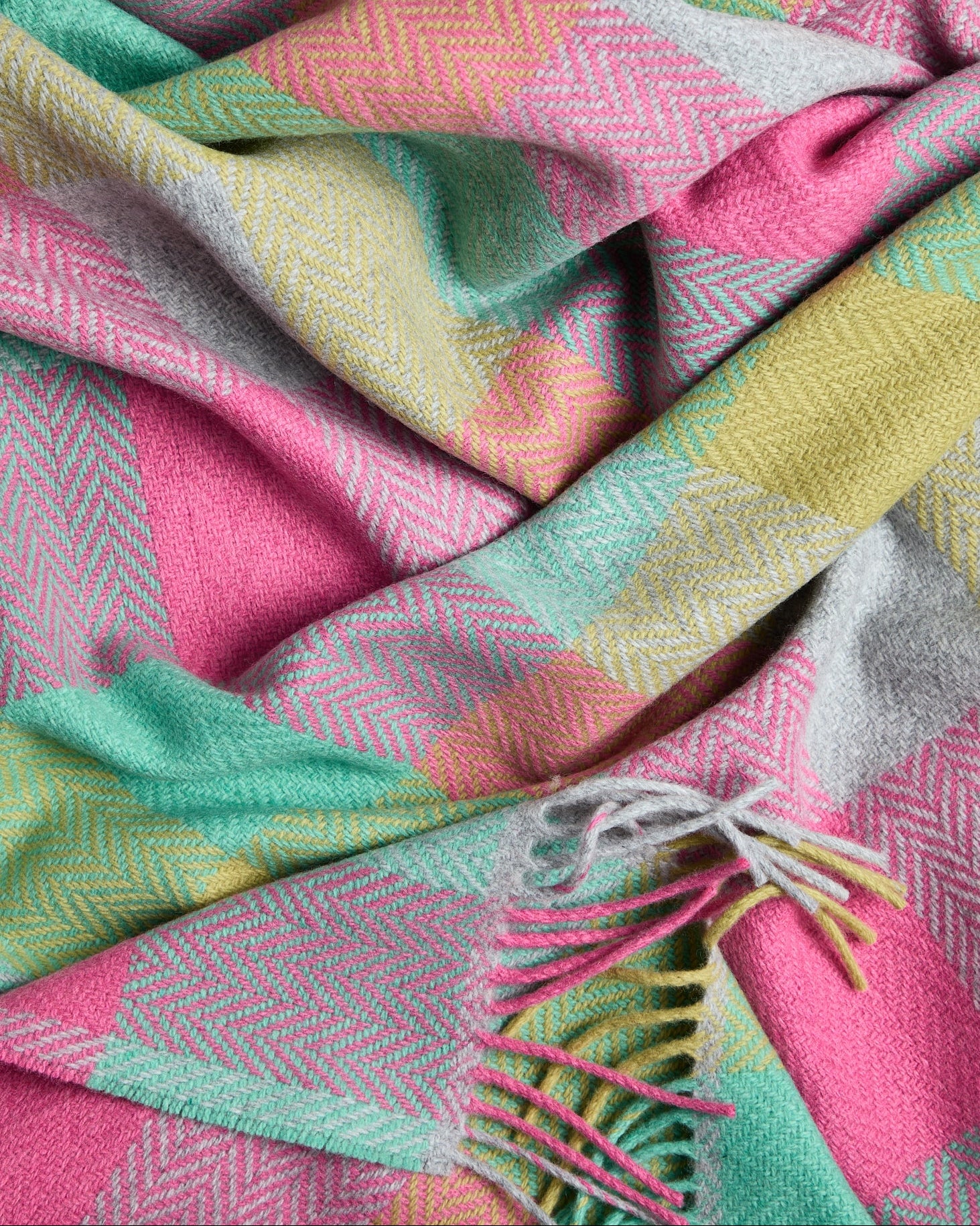 Foxford Skellig Cashmere and Lambswool Throw - Image 4