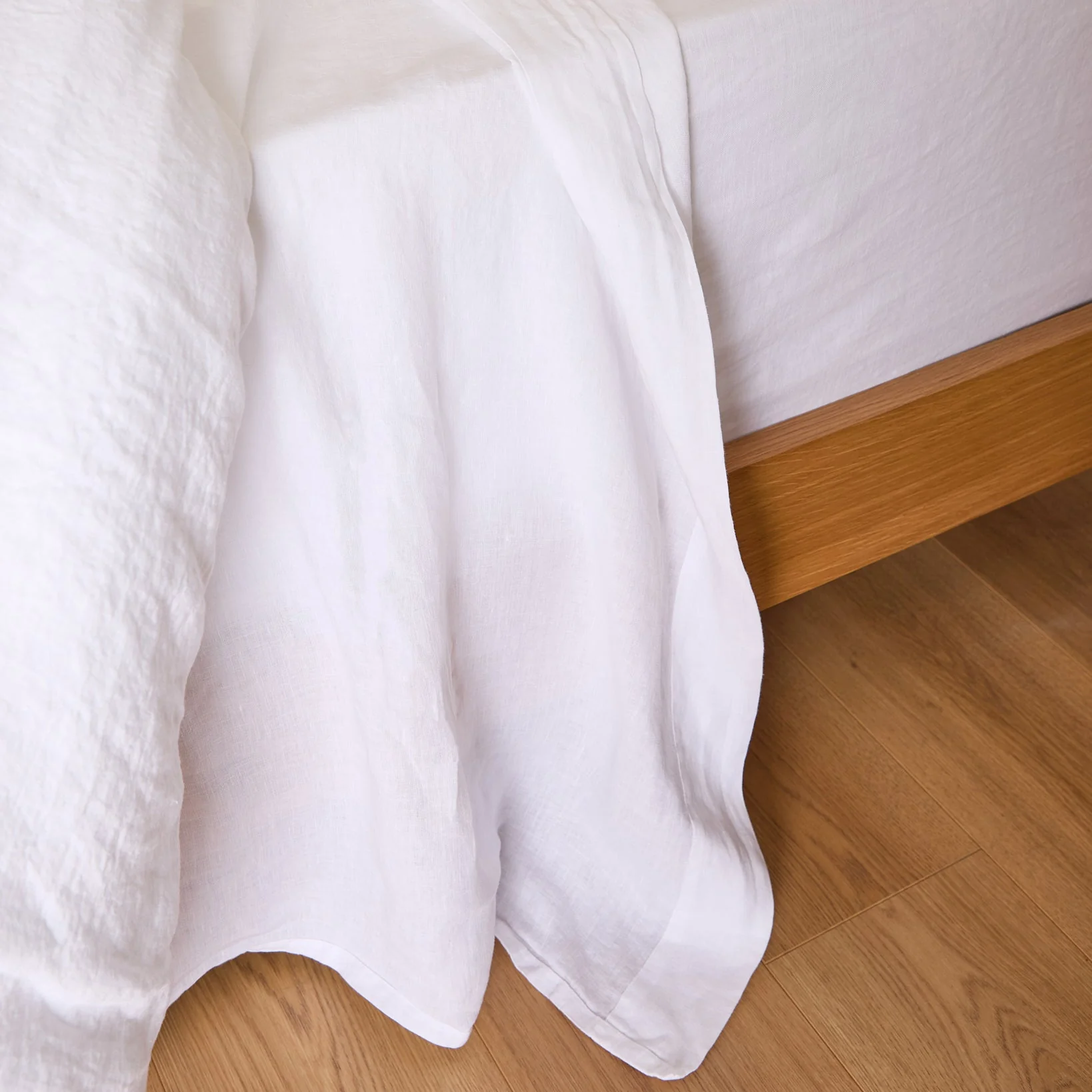 Foxford White Pure Linen Flat Sheet - Image 2