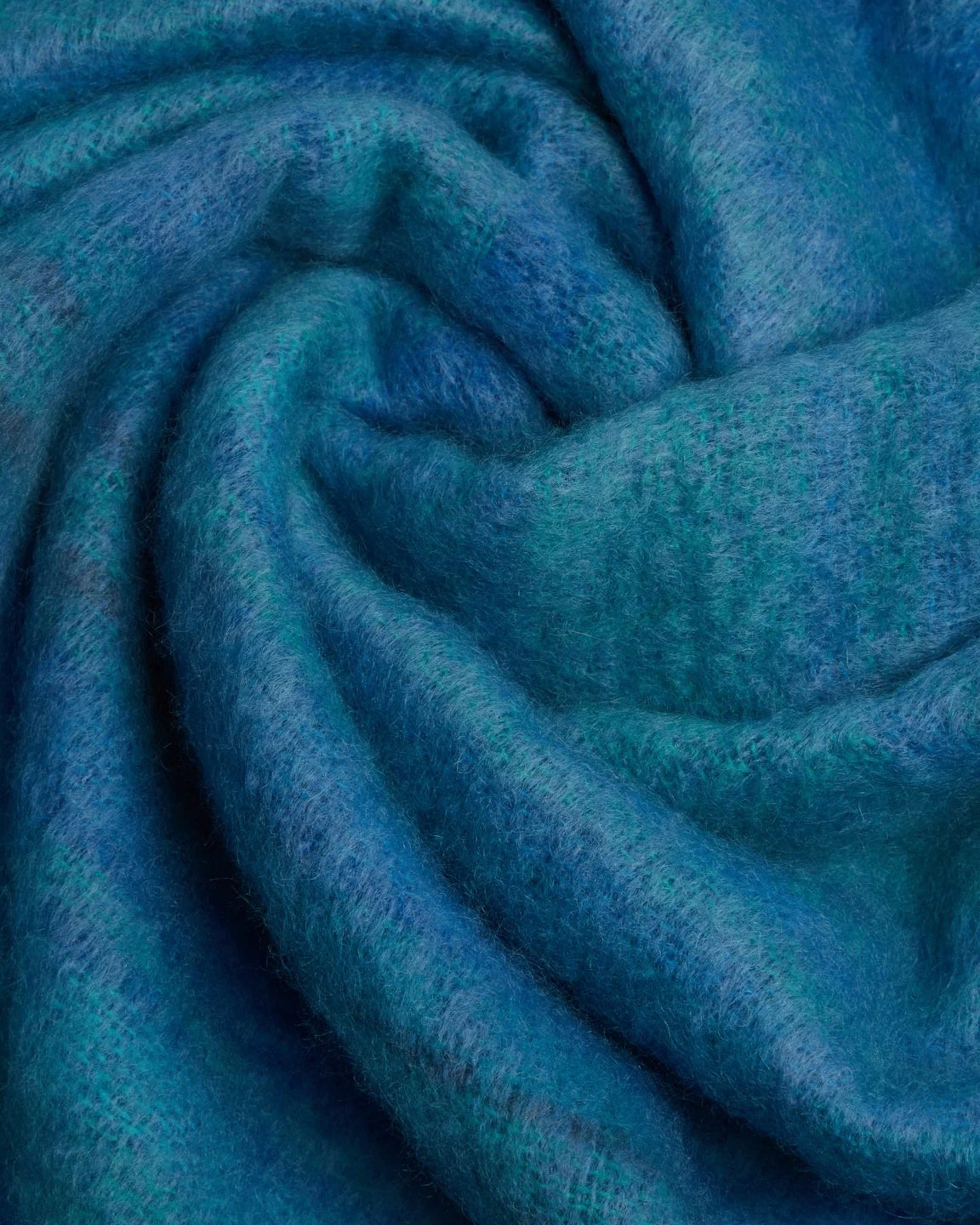 Foxford Wild Atlantic Mohair Throw - Image 4